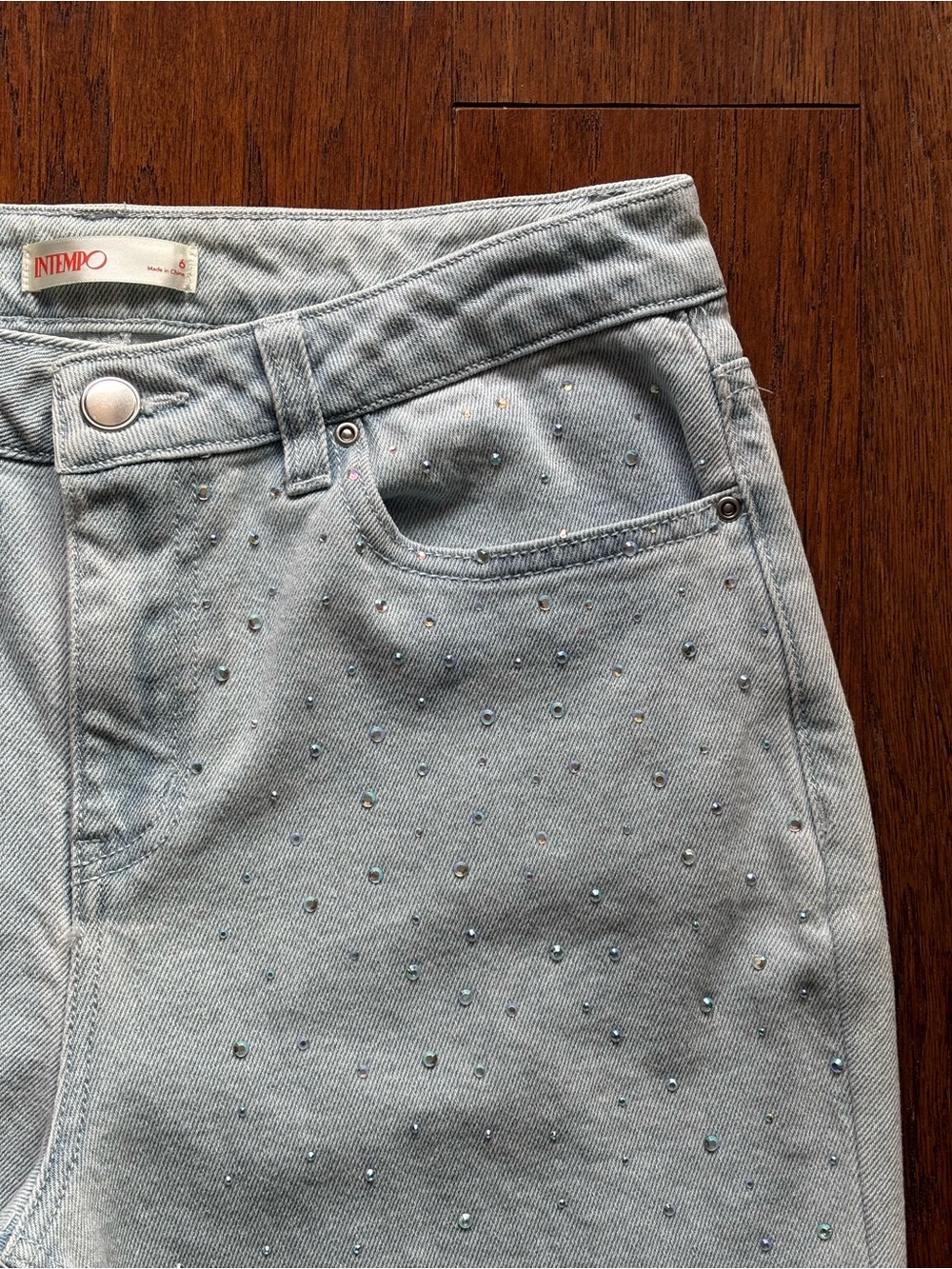 Intempo Rhinestone Crystal Wide Leg Crop Jeans Light Wash | Size 6 - Picture 12 of 15